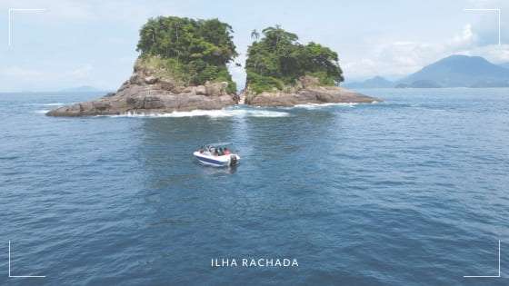 Passeio de Lancha Ilha Rachada
